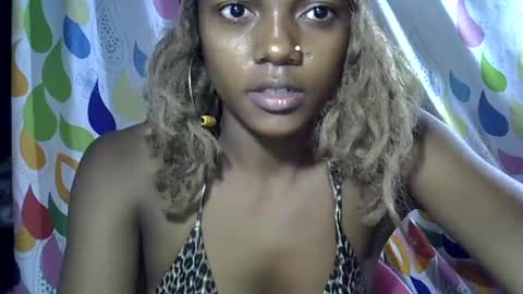 Snapshot of safira19 chatting on 13, 9, 2025 safira19 online show from 13, 9, 2025
