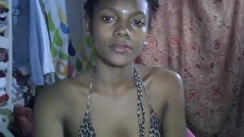 Snapshot of safira19 chatting on 9, 10, 2025 safira19 online show from 9, 10, 2025