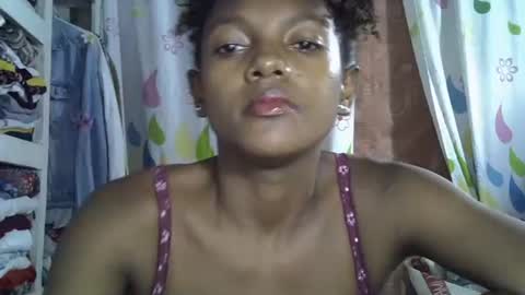 Snapshot of safira19 chatting on 11, 10, 2025 safira19 online show from 11, 10, 2025