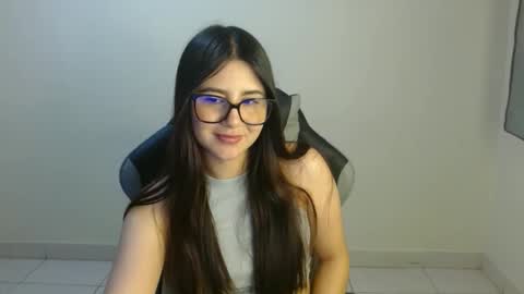 Sahaliefox  online show from 17, 10, 2025