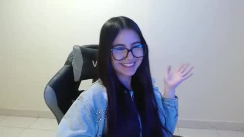 Sahaliefox  online show from 2, 11, 2025