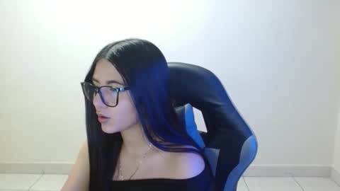 Sahaliefox  online show from 17, 4, 2026