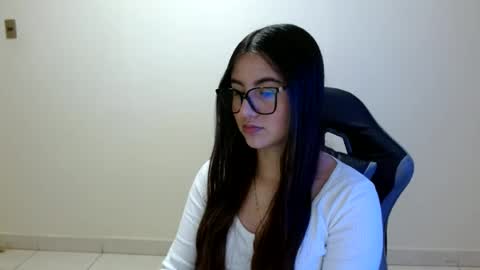 Snapshot of sahaliefox_ chatting on 24, 6, 2026 Sahaliefox online show from 24, 6, 2026