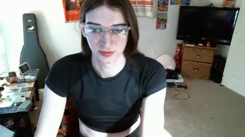 Snapshot of sallylongzzzts chatting on 5, 3, 2025 SallyLongzzz online show from 5, 3, 2025