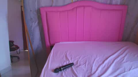 salma_27 online show from 4, 10, 2025