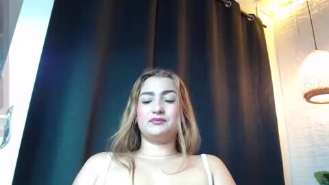 Snapshot of salome__lopez_ chatting on 25, 9, 2025 SALOME online show from 25, 9, 2025