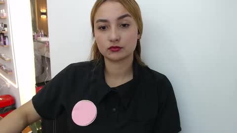 Snapshot of salome__lopez_ chatting on 6, 11, 2025 SALOME online show from 6, 11, 2025