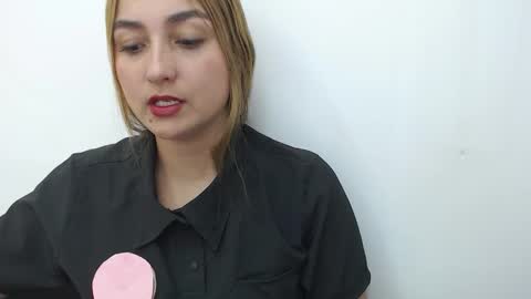 Snapshot of salome__lopez_ chatting on 11, 11, 2025 SALOME online show from 11, 11, 2025