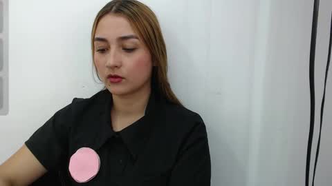 Snapshot of salome__lopez_ chatting on 20, 11, 2025 SALOME online show from 20, 11, 2025