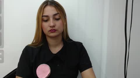 Snapshot of salome__lopez_ chatting on 25, 11, 2025 SALOME online show from 25, 11, 2025