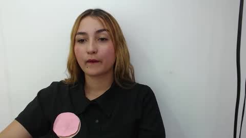Snapshot of salome__lopez_ chatting on 1, 12, 2025 SALOME online show from 1, 12, 2025