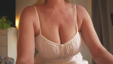 IsaBella-  online show from 21, 5, 2026
