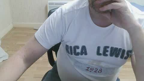 Snapshot of saltimbanquier chatting on 22, 10, 2025 Saltimbanquier Salt ou Banquier online show from 22, 10, 2025