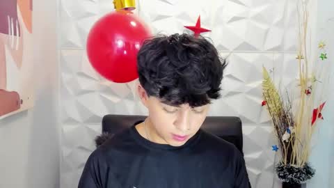 Snapshot of sam_daves_ chatting on 17, 12, 2025 Sam online show from 17, 12, 2025