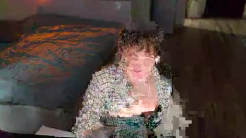 Snapshot of sam_garcia_ chatting on 26, 10, 2025 sunhine online show from 26, 10, 2025