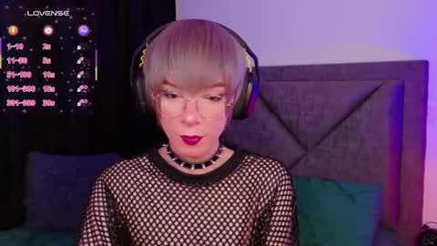 Snapshot of sam_russo chatting on 10, 9, 2025 Sam online show from 10, 9, 2025