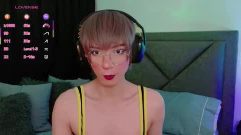 Snapshot of sam_russo chatting on 8, 10, 2025 Sam online show from 8, 10, 2025