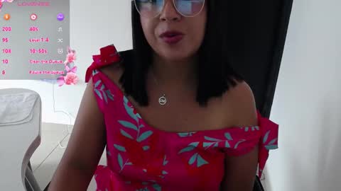 SAMANTA OWEN online show from 1, 2, 2025