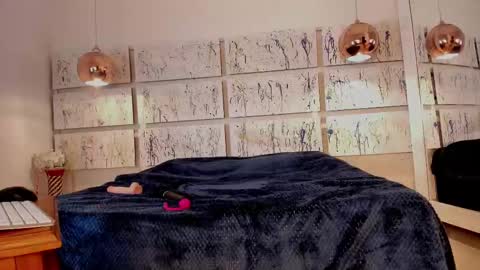 Samantha  online show from 28, 2, 2025