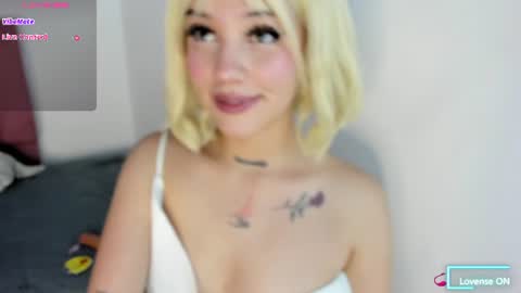 Snapshot of samantha_browwnn chatting on 6, 7, 2026 samantha_browwnn online show from 6, 7, 2026