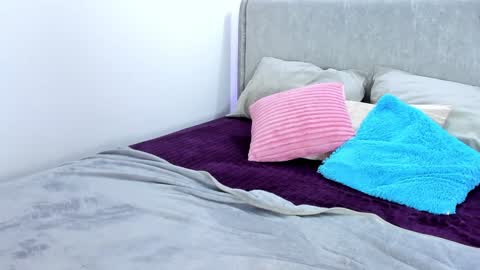 Samantha Ferrec online show from 5, 12, 2024