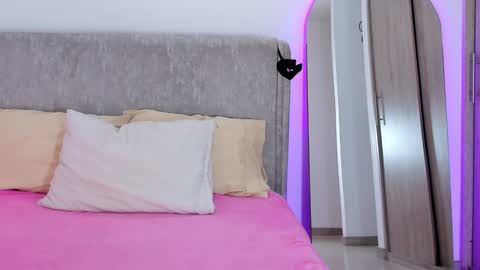 Samantha Ferrec online show from 17, 1, 2025