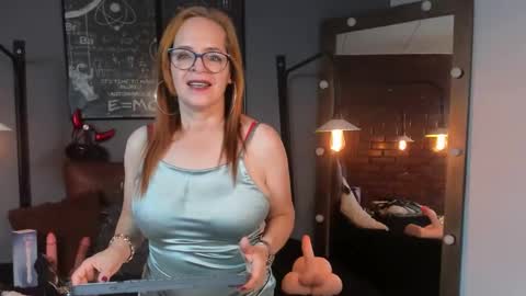Snapshot of samantha_mature56 chatting on 4, 2, 2025 Sam online show from 4, 2, 2025
