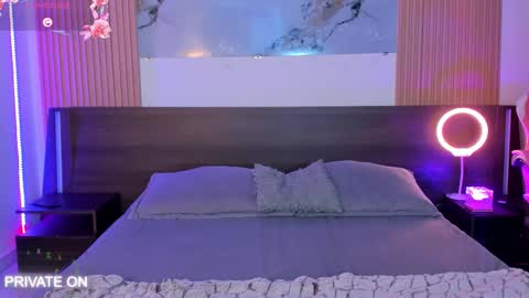 Snapshot of samantha_moons chatting on 28, 11, 2025 samantha_moons online show from 28, 11, 2025