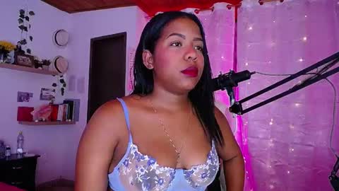 Snapshot of samanthabloom570089 chatting on 7, 12, 2024 Samantha Bloom  online show from 7, 12, 2024