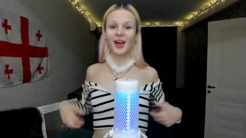 Snapshot of samanthamiasnik1 chatting on 5, 1, 2025 Samantha online show from 5, 1, 2025