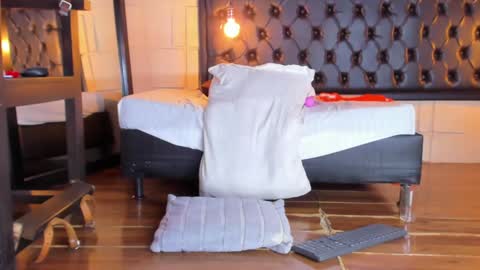 Snapshot of samanthamilan chatting on 25, 1, 2025 Alejandra online show from 25, 1, 2025