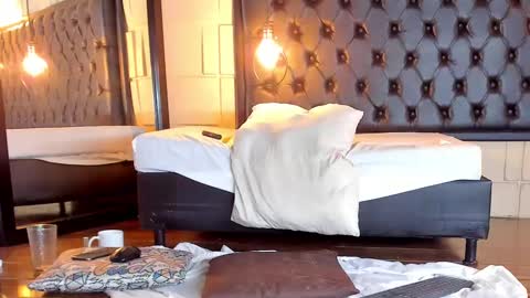 Snapshot of samanthamilan chatting on 12, 3, 2025 Alejandra online show from 12, 3, 2025