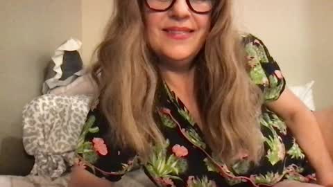 Snapshot of samanthavale chatting on 8, 1, 2026 Samantha Vale online show from 8, 1, 2026