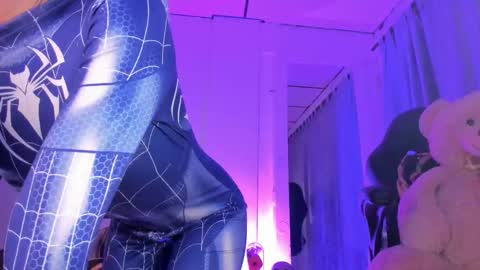 Snapshot of samanthawestx chatting on 10, 10, 2025 Sam online show from 10, 10, 2025