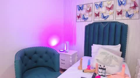 Samara Warren online show from 11, 2, 2025