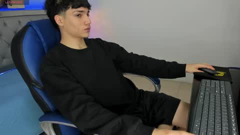 Snapshot of samblack_ chatting on 8, 5, 2026 Sam online show from 8, 5, 2026