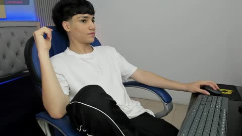 Snapshot of samblack_ chatting on 20, 5, 2026 Sam online show from 20, 5, 2026