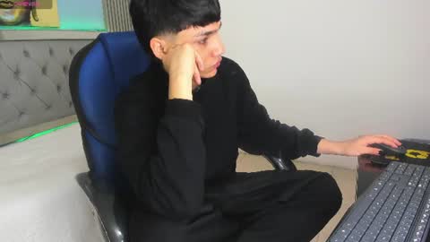 Snapshot of samblack_ chatting on 24, 6, 2026 Sam online show from 24, 6, 2026