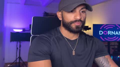 Snapshot of samdornan chatting on 28, 12, 2024 Sam Dornan online show from 28, 12, 2024