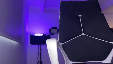 Snapshot of samdornan chatting on 2, 1, 2025 Sam Dornan online show from 2, 1, 2025