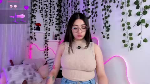 Snapshot of samii_evanns chatting on 7, 5, 2026 Samii Evans online show from 7, 5, 2026