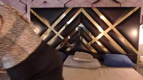 Snapshot of samira_lennox chatting on 7, 7, 2026 SAMIRA online show from 7, 7, 2026