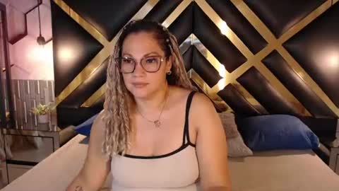 Snapshot of samira_lennox chatting on 10, 7, 2026 SAMIRA online show from 10, 7, 2026
