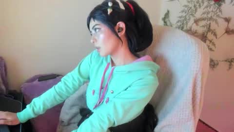 Snapshot of sammysammy_ chatting on 2, 11, 2025 online show from 2, 11, 2025