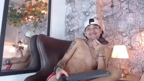 Snapshot of samueel_hilton chatting on 13, 12, 2024 samueel_hilton online show from 13, 12, 2024