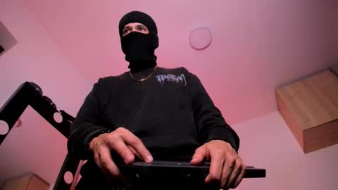   online show from 16, 9, 2025