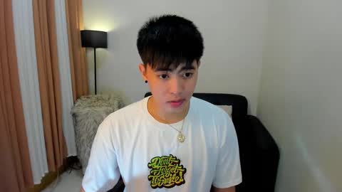 Snapshot of samuelangelo chatting on 19, 12, 2024 Sam online show from 19, 12, 2024