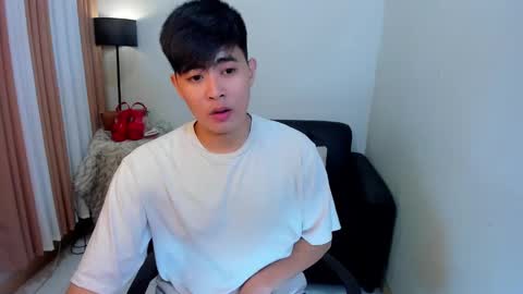 Snapshot of samuelangelo chatting on 2, 2, 2025 Sam online show from 2, 2, 2025