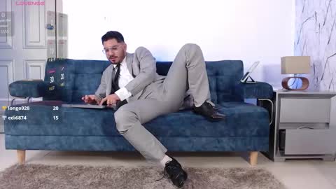 Snapshot of samuelcoopper chatting on 13, 10, 2025 Samuel Coopper online show from 13, 10, 2025