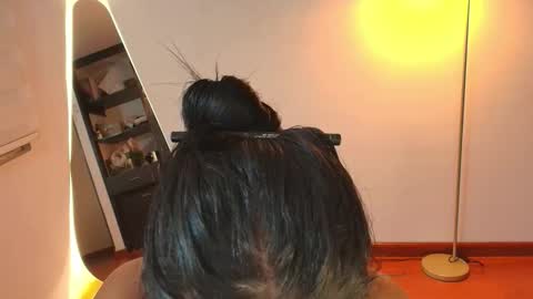 Hello I am absent due to a family calamity I will return soon-hola estoy ausente por un problema familiar volvere pronto. online show from 24, 9, 2025